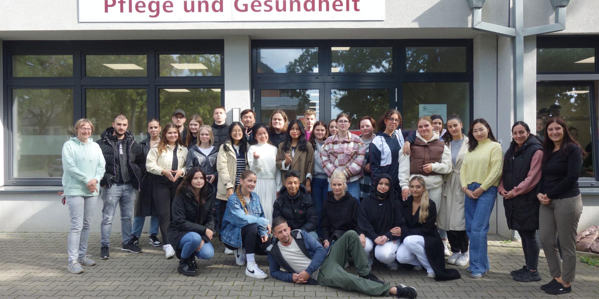 Neuanfang für 30 Auszubildende am Caritas Bildungszentrum in Dorsten