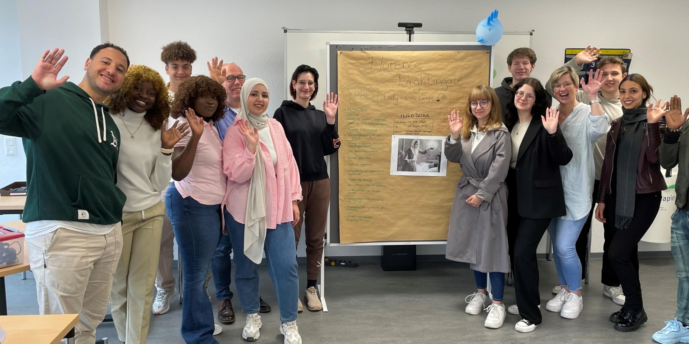 Der Kurs 84 der Pflegeschule des Caritas Bildungswerks Ahaus-Wessum grüßt professionell Pflegende und würdigt ihre Arbeit am internationalen Tag der Pflege.