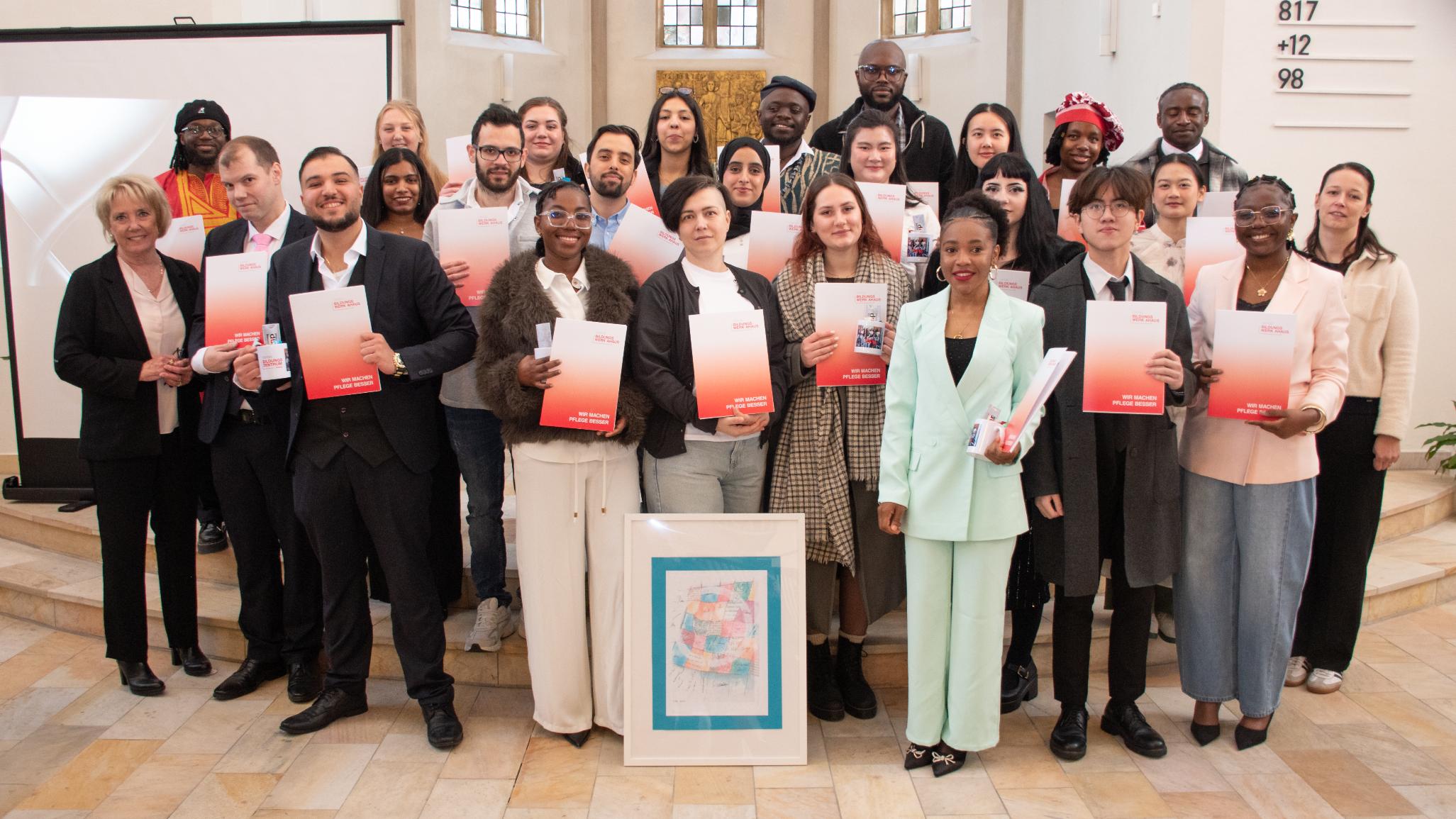 Das Caritas Bildungszentrum Rheine verabschiedete die frisch examinierten Pflegefachkräfte des Kurses 86.