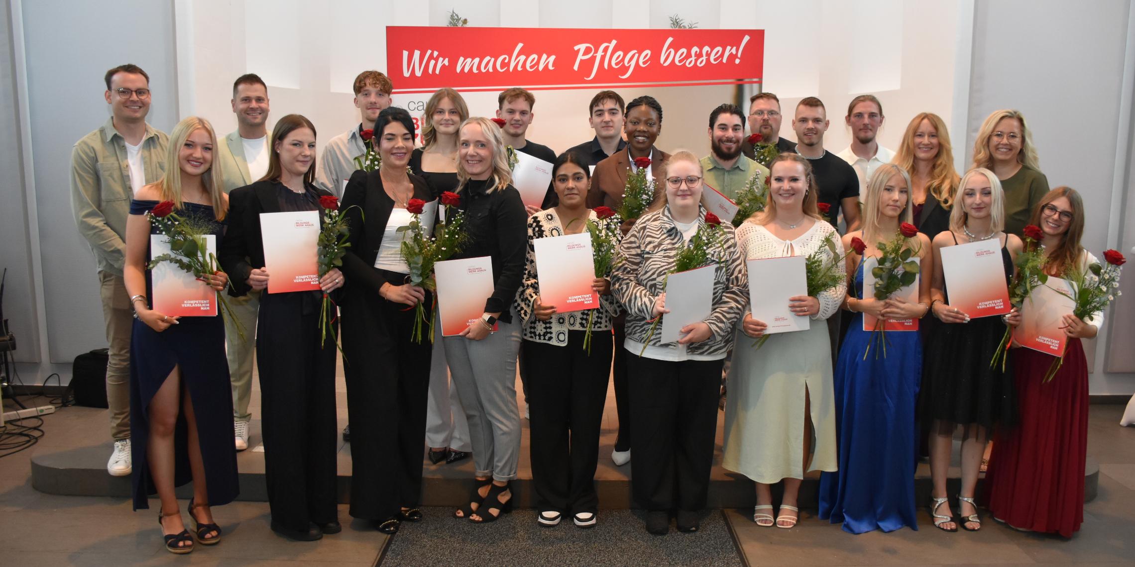 Das Caritas Bildungszentrum Rhede verabschiedete die frisch examinierten Pflegefachkräfte des Kurses 66